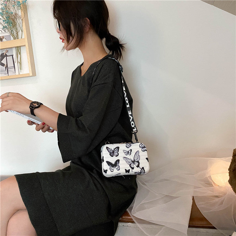 Wholesale Cow Patterned Leopard Patterned Butterfly Synthetic Leather Suitcase and Shoulder Bag